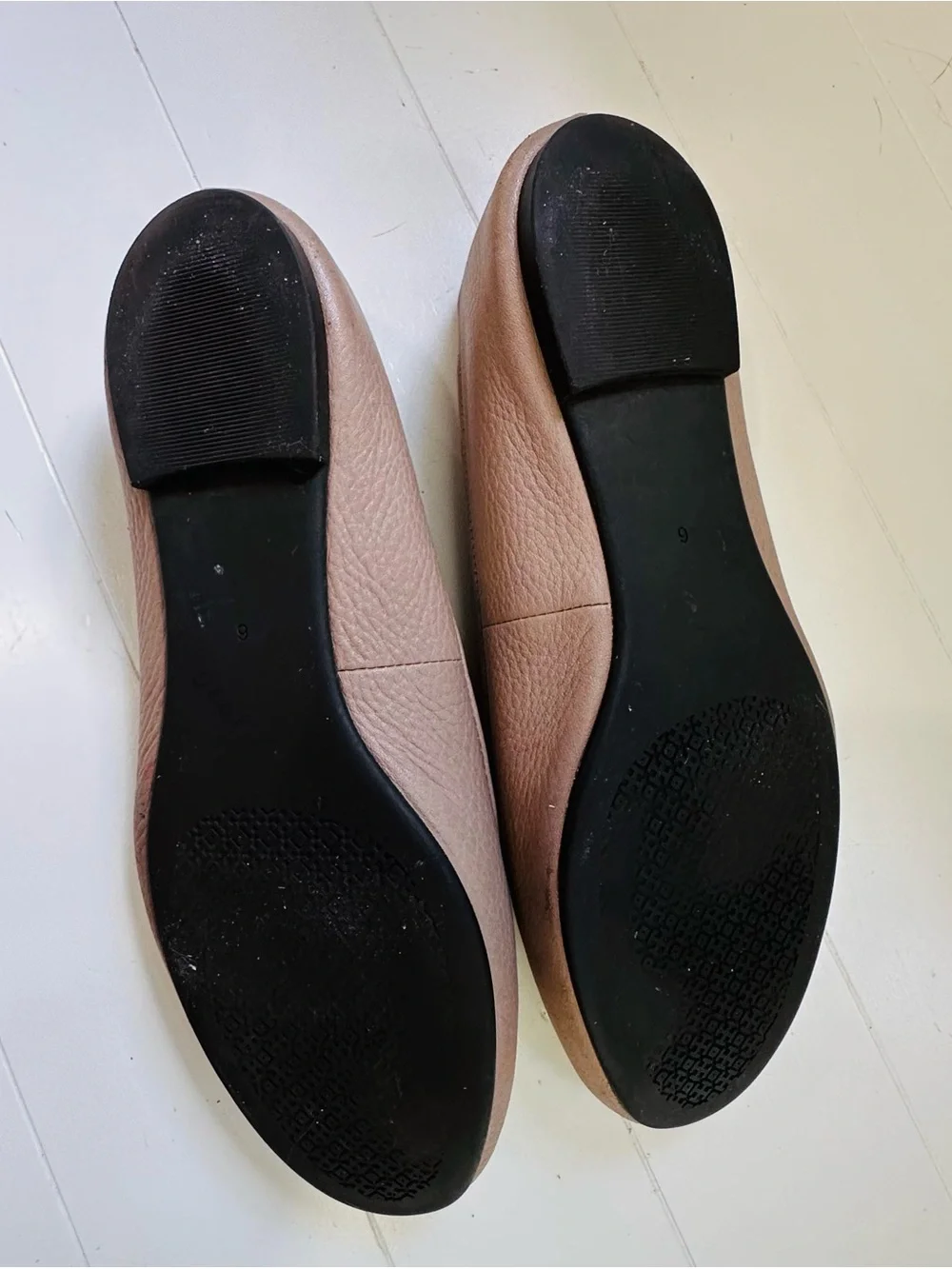 Tory Burch Reva Ballet Pebbled Leather Flats in Taupe Sz 6